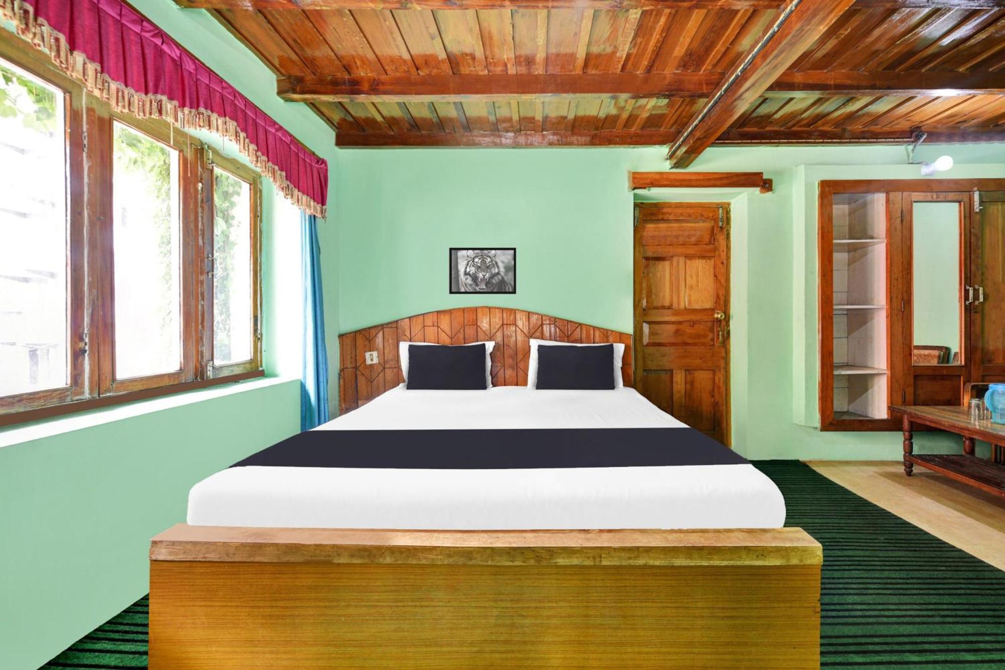 Hotel O Chaman Manāli Buitenkant foto